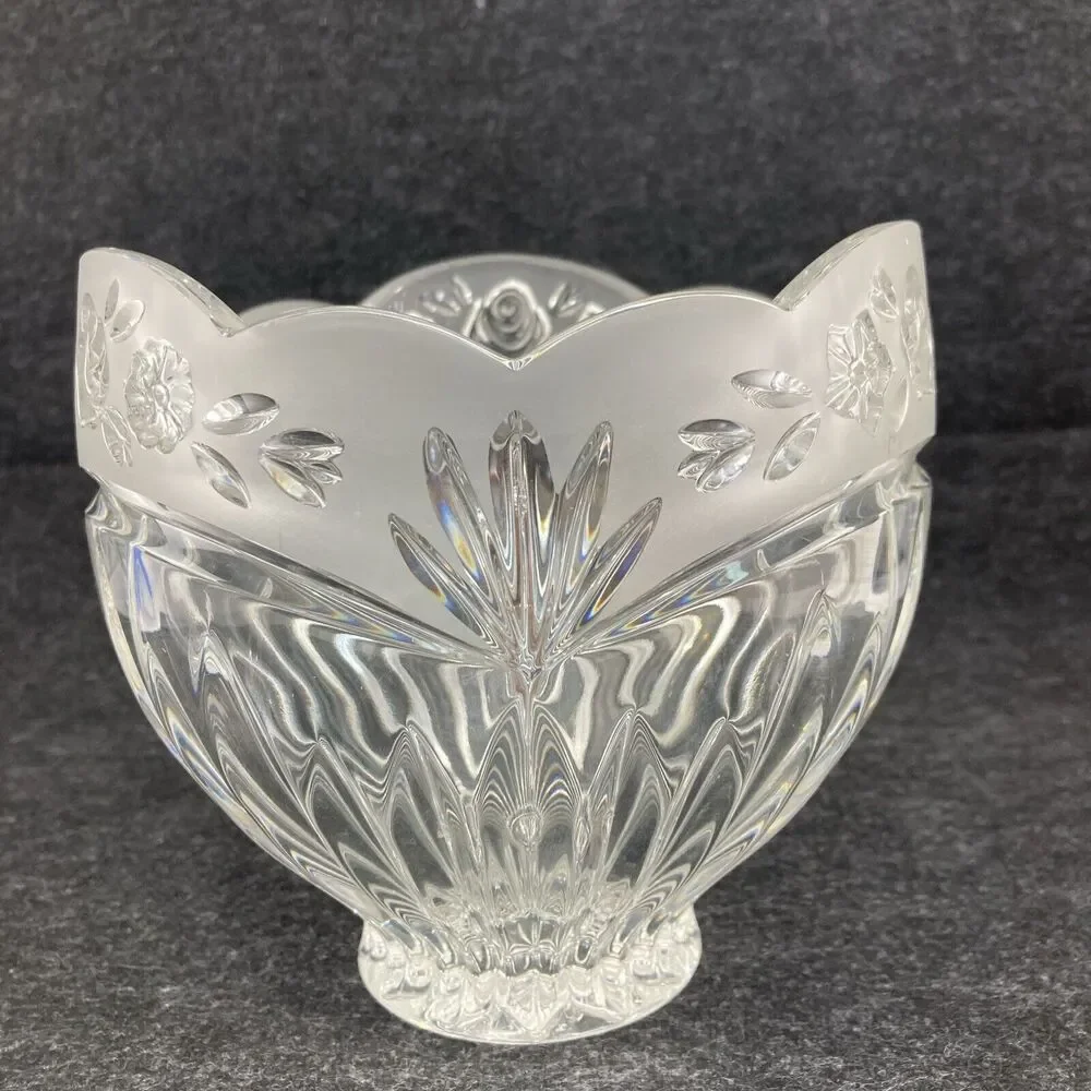 Oneida Southern Garden Lead Crystal Candy Dish with Frosted Rose Design‎ Trinket
